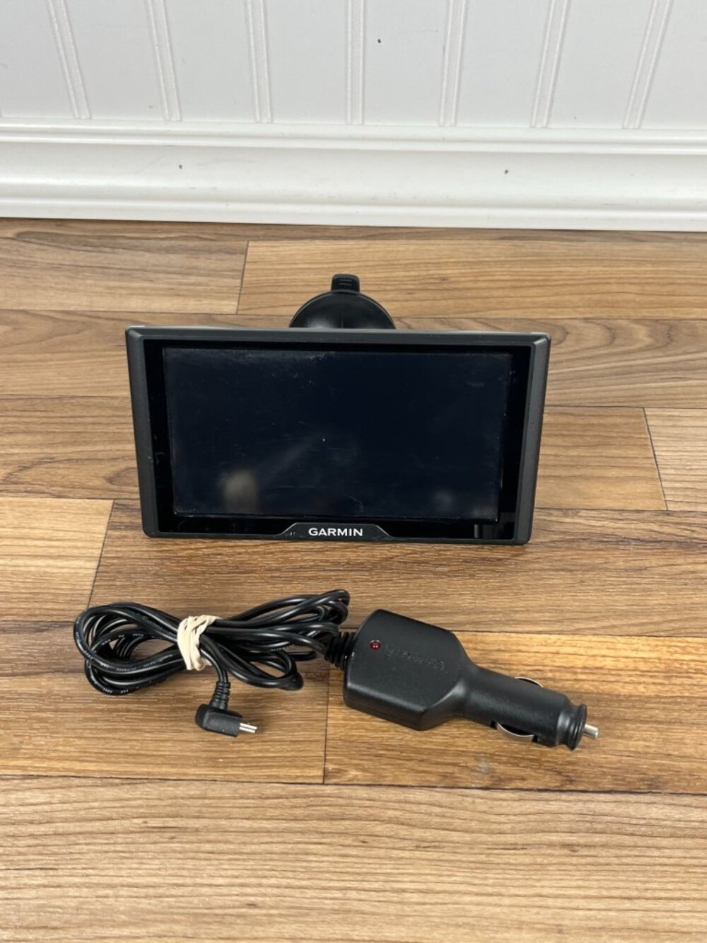 Garmin Drive 6” LM Features a 6" Display With Mount & Cable
